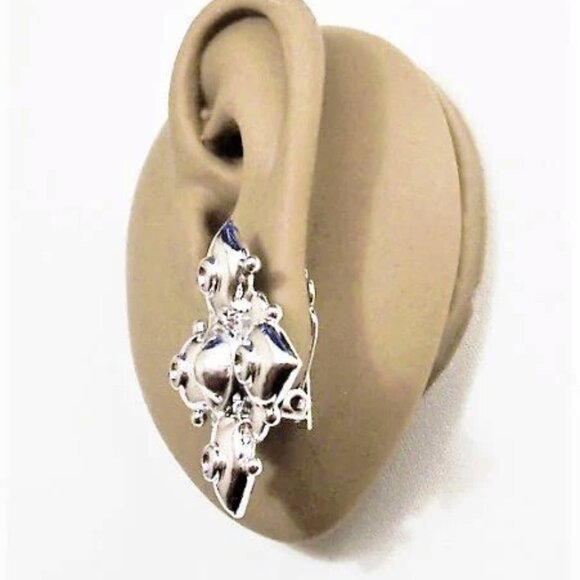 Four Points Nail Heads Clip On Pair Earrings Silver Tone - Picture 2 of 4